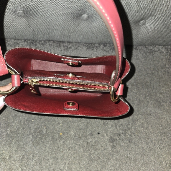 Coach heart purse - Picture 4 of 6